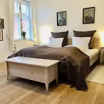 Brodremenighedens Hotel, Bw Signature Collection מלון 3*